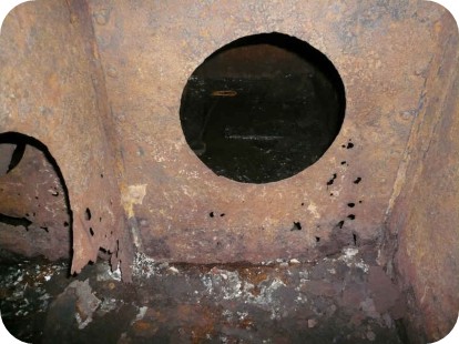 Corrosion inside a ship potable water tank due to unstable water chemistry
